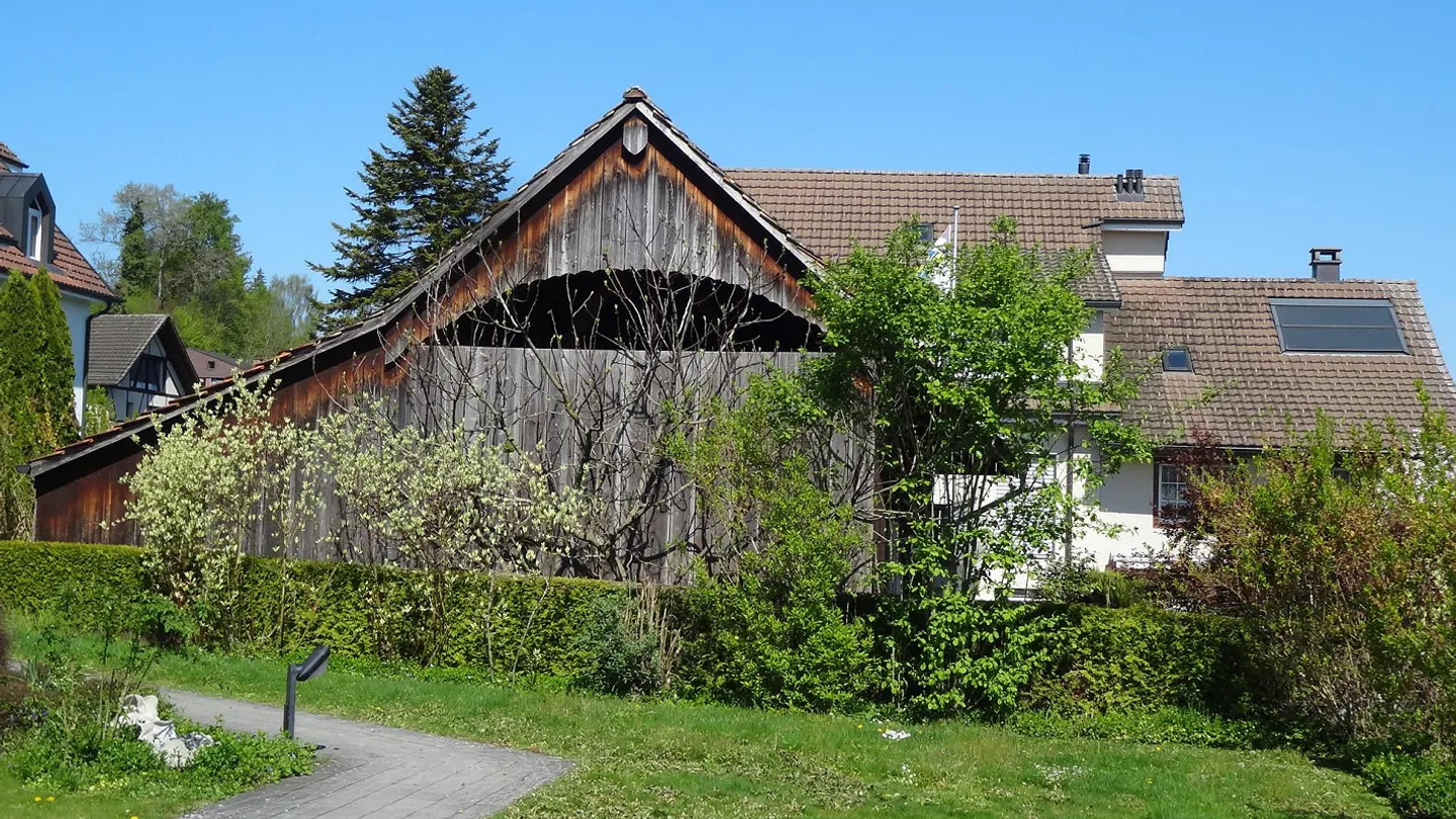 Mehrfamilienhaus mit 3 Wohnungen in Egg bei Zürich - Foto 2 von 14