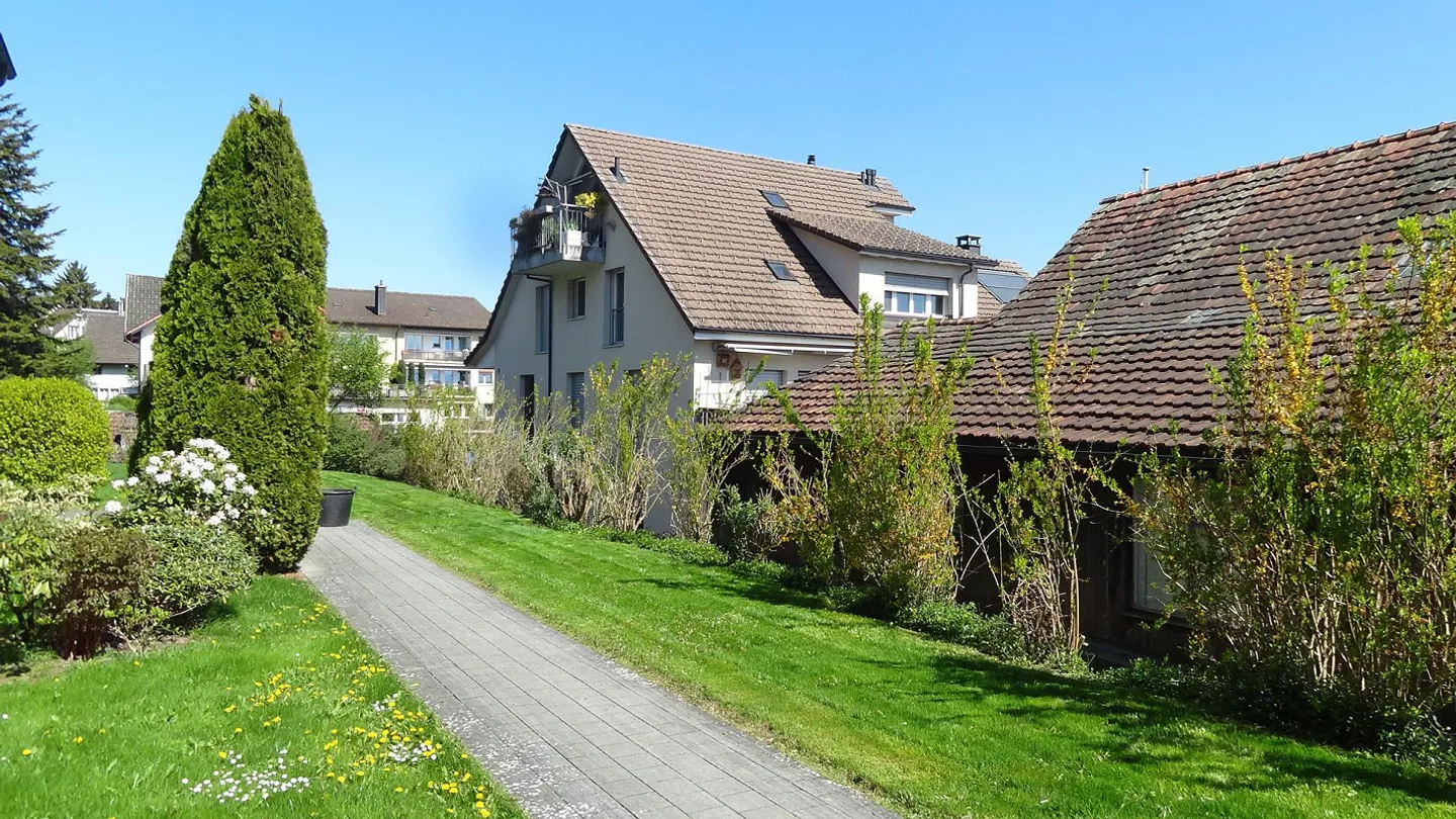 Mehrfamilienhaus mit 3 Wohnungen in Egg bei Zürich - Foto 3 von 14