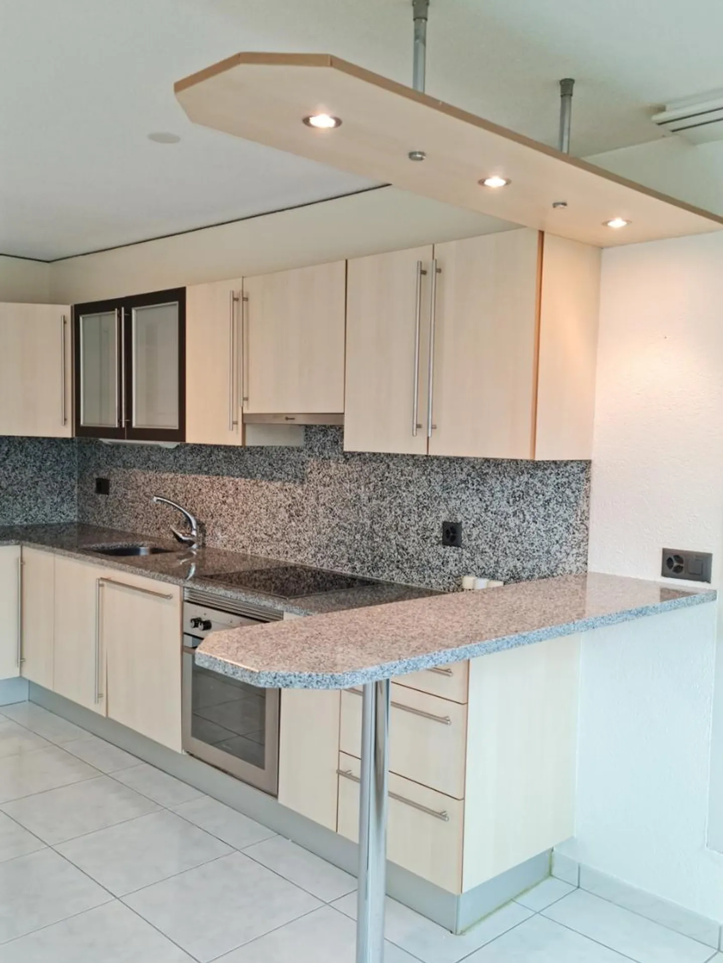 Appartement 2,5 pièces rénové avec ascenseur - À deux pas du village - Photo 1 sur 13