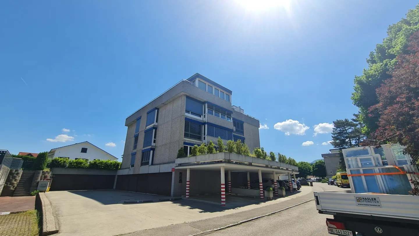 Appartement 2,5 pièces rénové avec ascenseur - À deux pas du village - Photo 12 sur 13