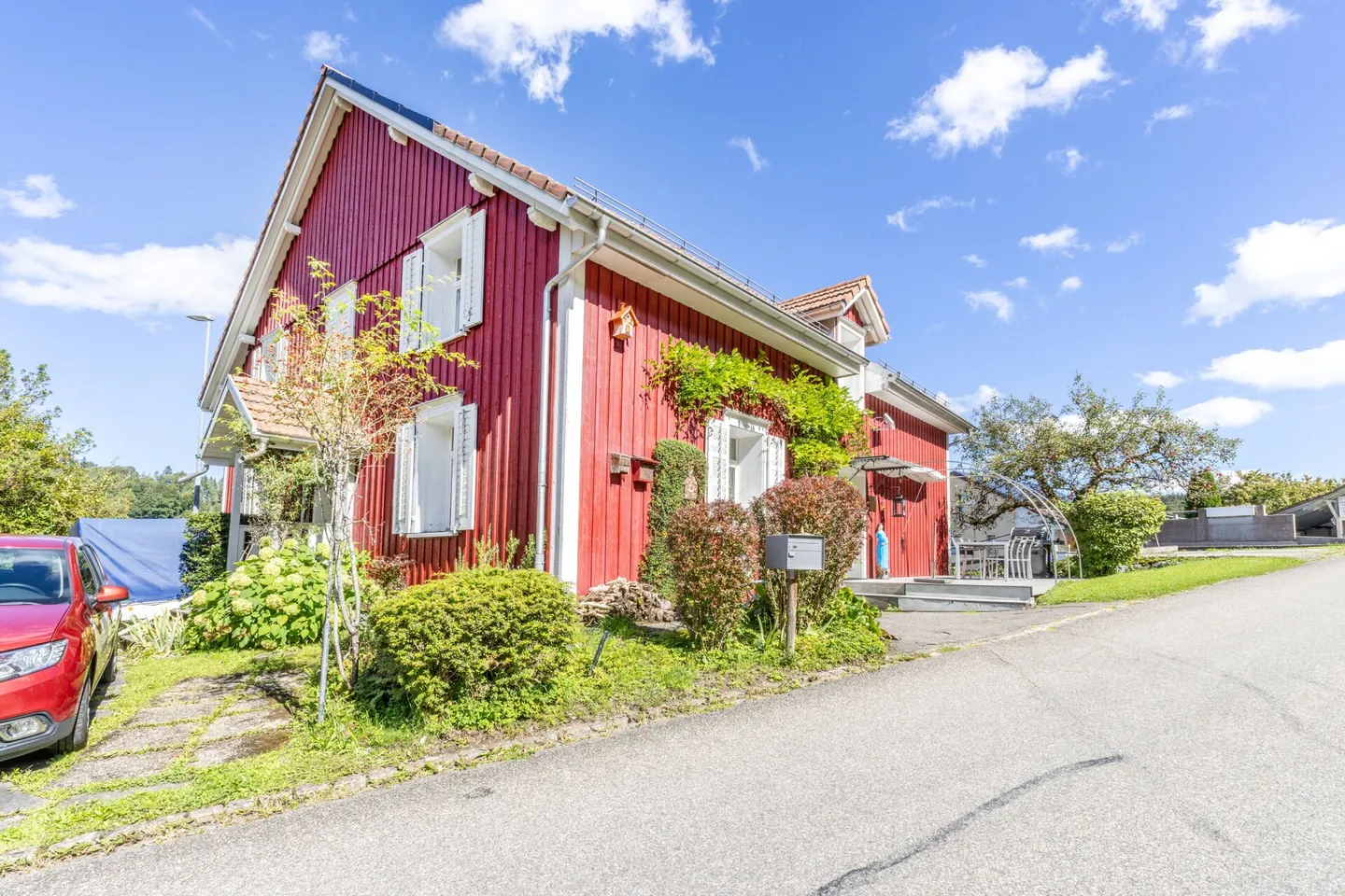 Historic Gem: 7-Room Detached House with Versatile Space - Photo 11 of 41