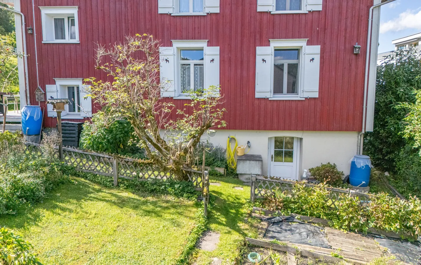 Historic Gem: 7-Room Detached House with Versatile Space - Photo 12 of 41