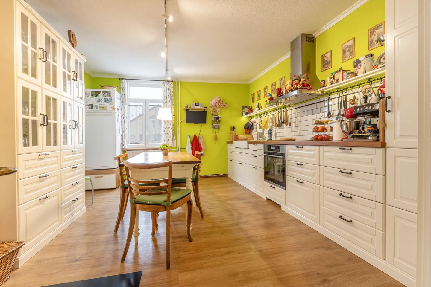 Historic Gem: 7-Room Detached House with Versatile Space - Photo 16 of 41