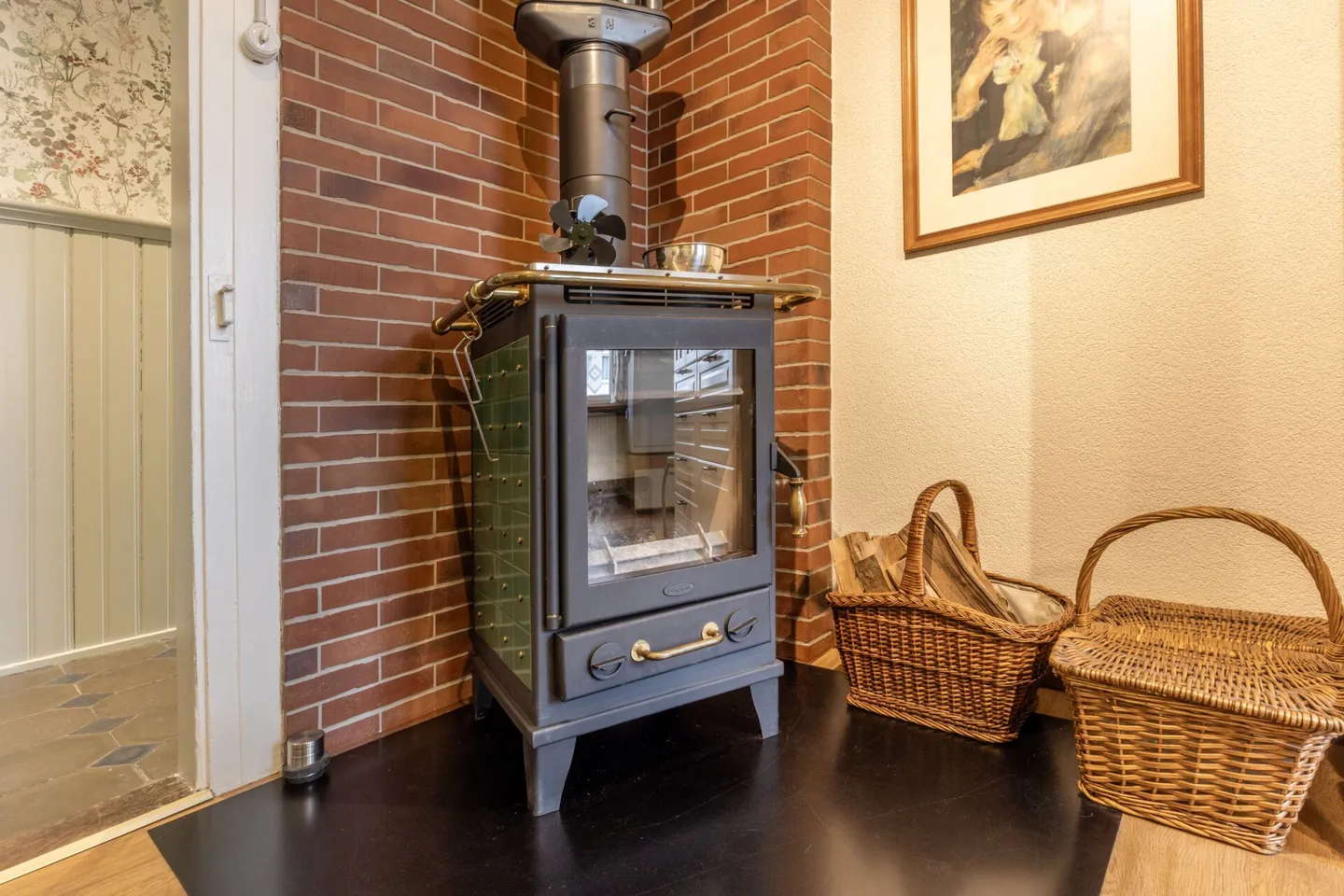 Historic Gem: 7-Room Detached House with Versatile Space - Photo 17 of 41