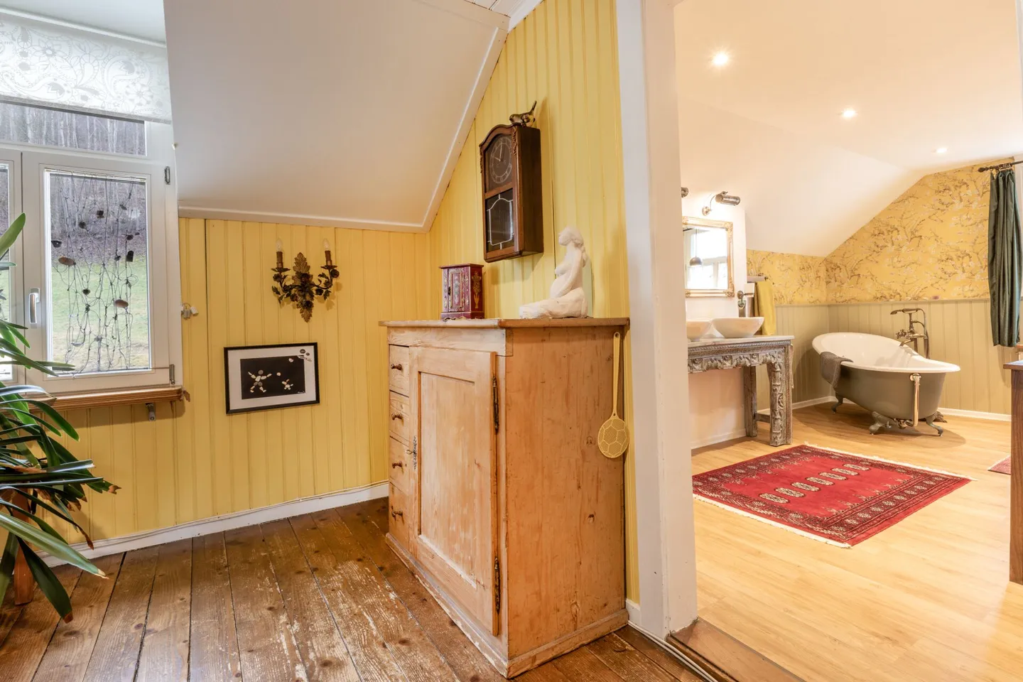 Historic Gem: 7-Room Detached House with Versatile Space - Photo 28 of 41