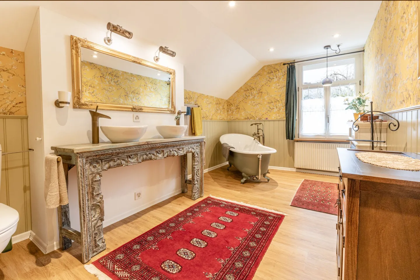 Historic Gem: 7-Room Detached House with Versatile Space - Photo 29 of 41