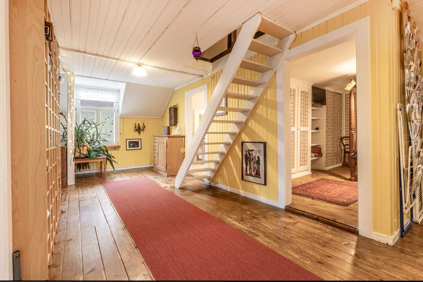 Historic Gem: 7-Room Detached House with Versatile Space - Photo 31 of 41