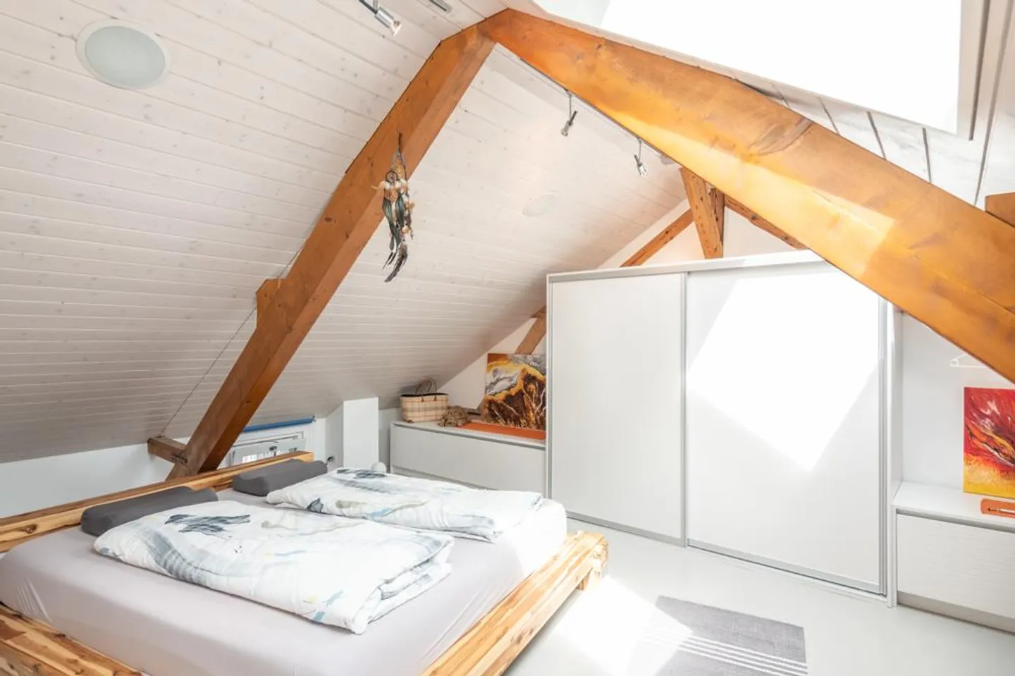 Renovated Mid-Terrace House with Charm - Photo 5 of 7