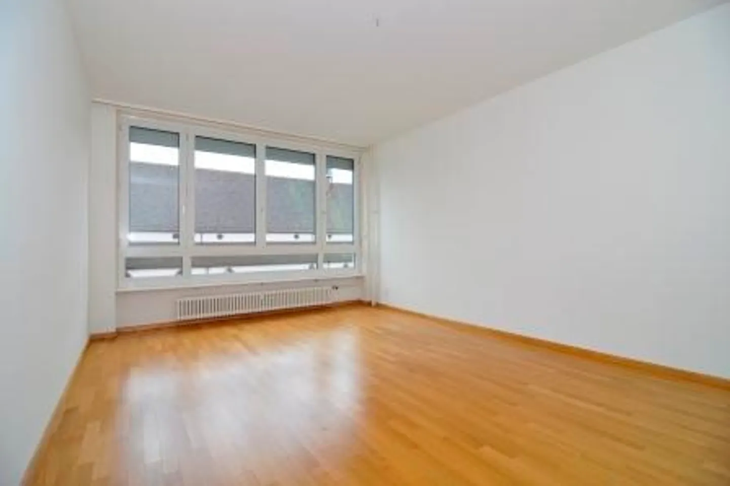 Spacious 2.5-Room Apartment in Basel - Photo 3 of 5