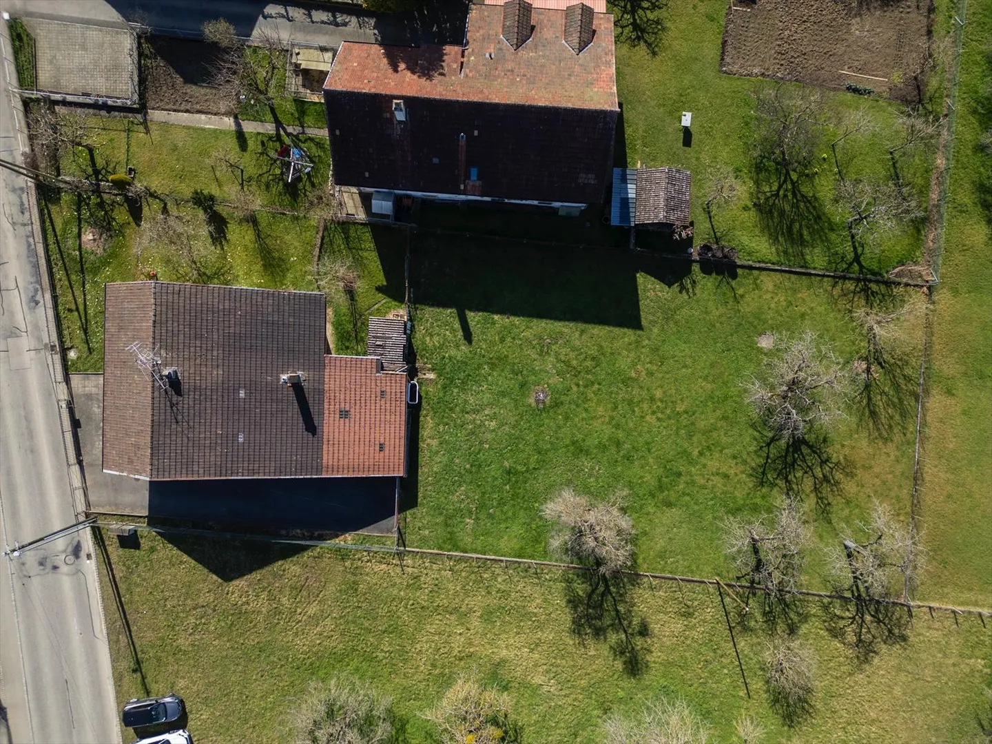 Detached house to renovate - Photo 2 of 8