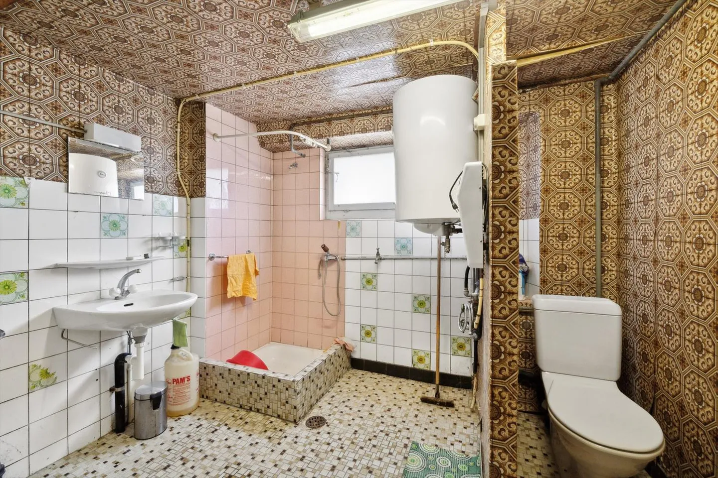 Detached house to renovate - Photo 5 of 8