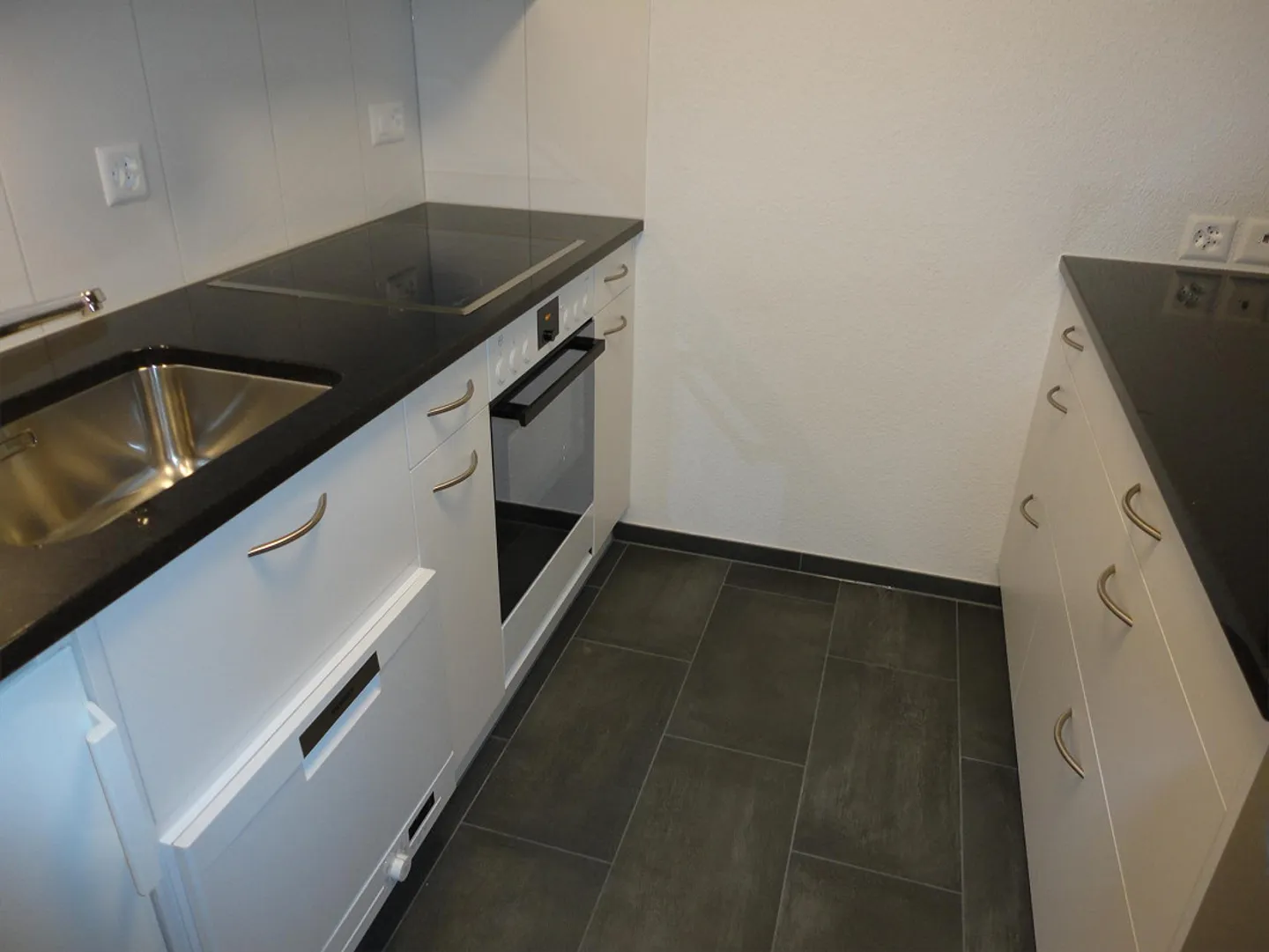 Appartement attrayant de 2 pièces dans le meilleur emplacement - Photo 2 sur 7