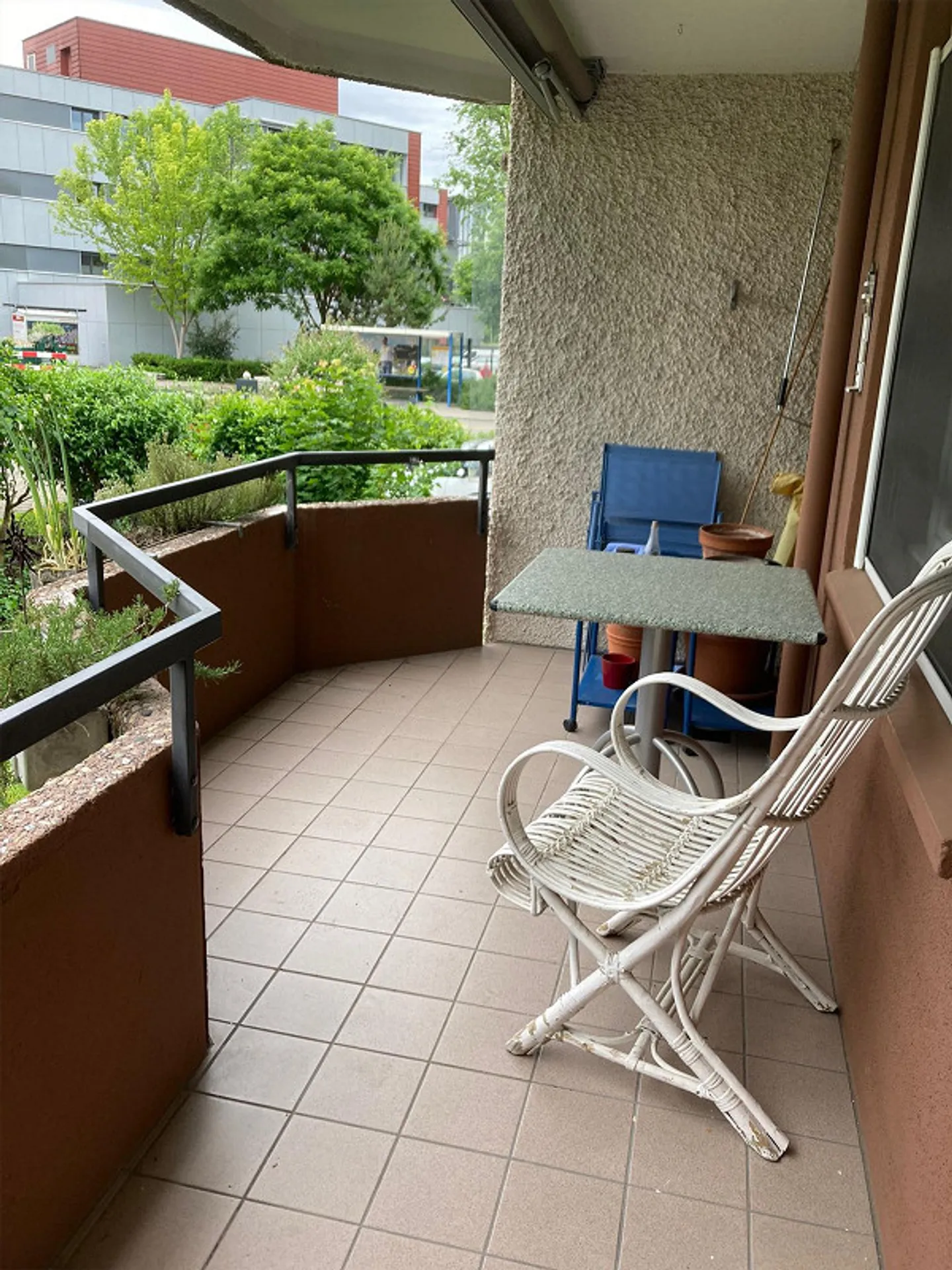 Appartement attrayant de 2 pièces dans le meilleur emplacement - Photo 3 sur 7