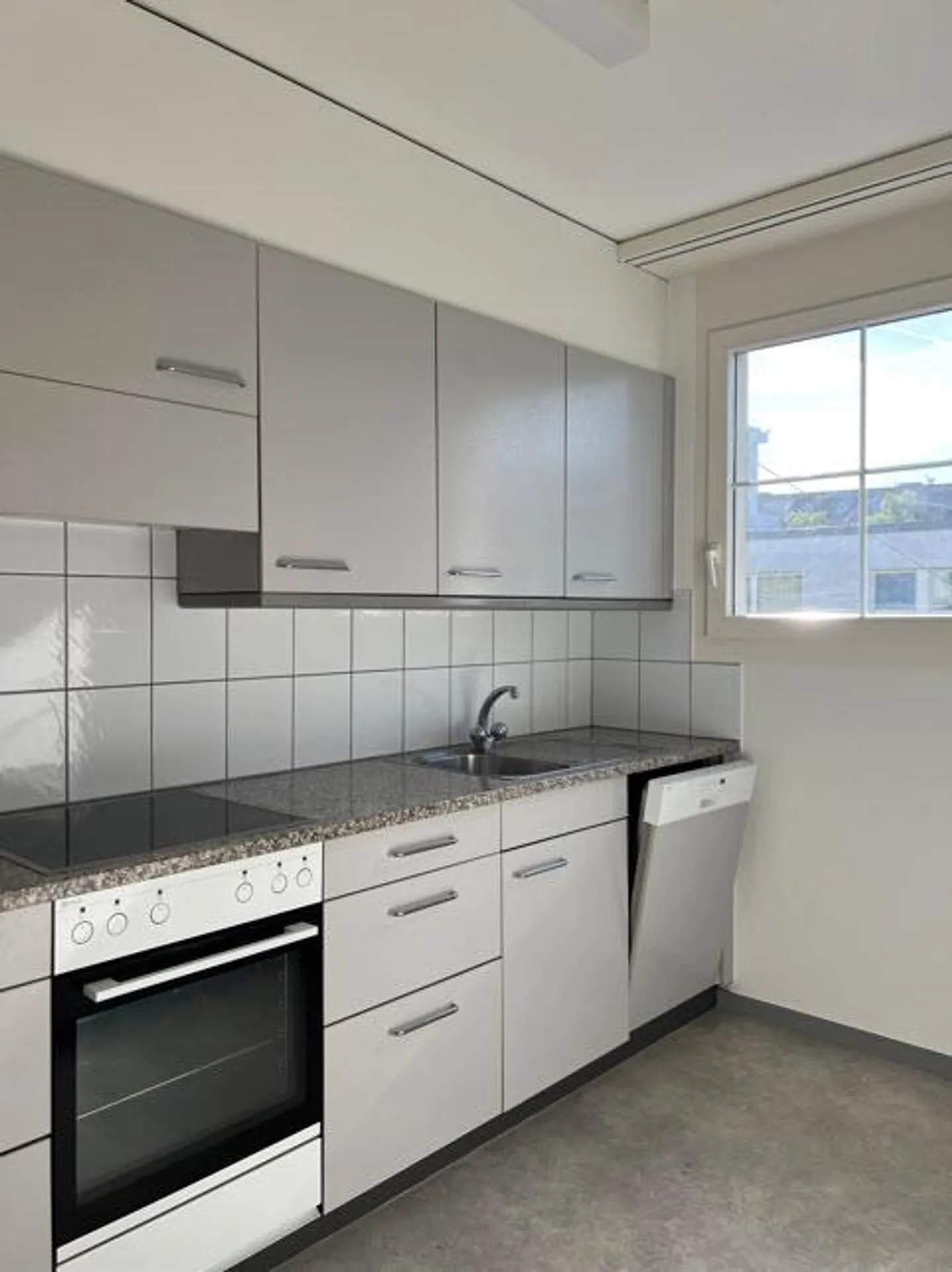 Belle appartement de 2.0 pièces près de Stücki Shopping - Photo 2 sur 6