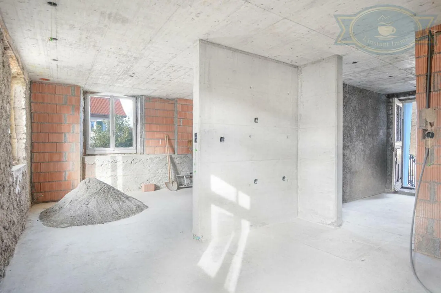 Maison Charmante avec Grange - Photo 3 sur 13