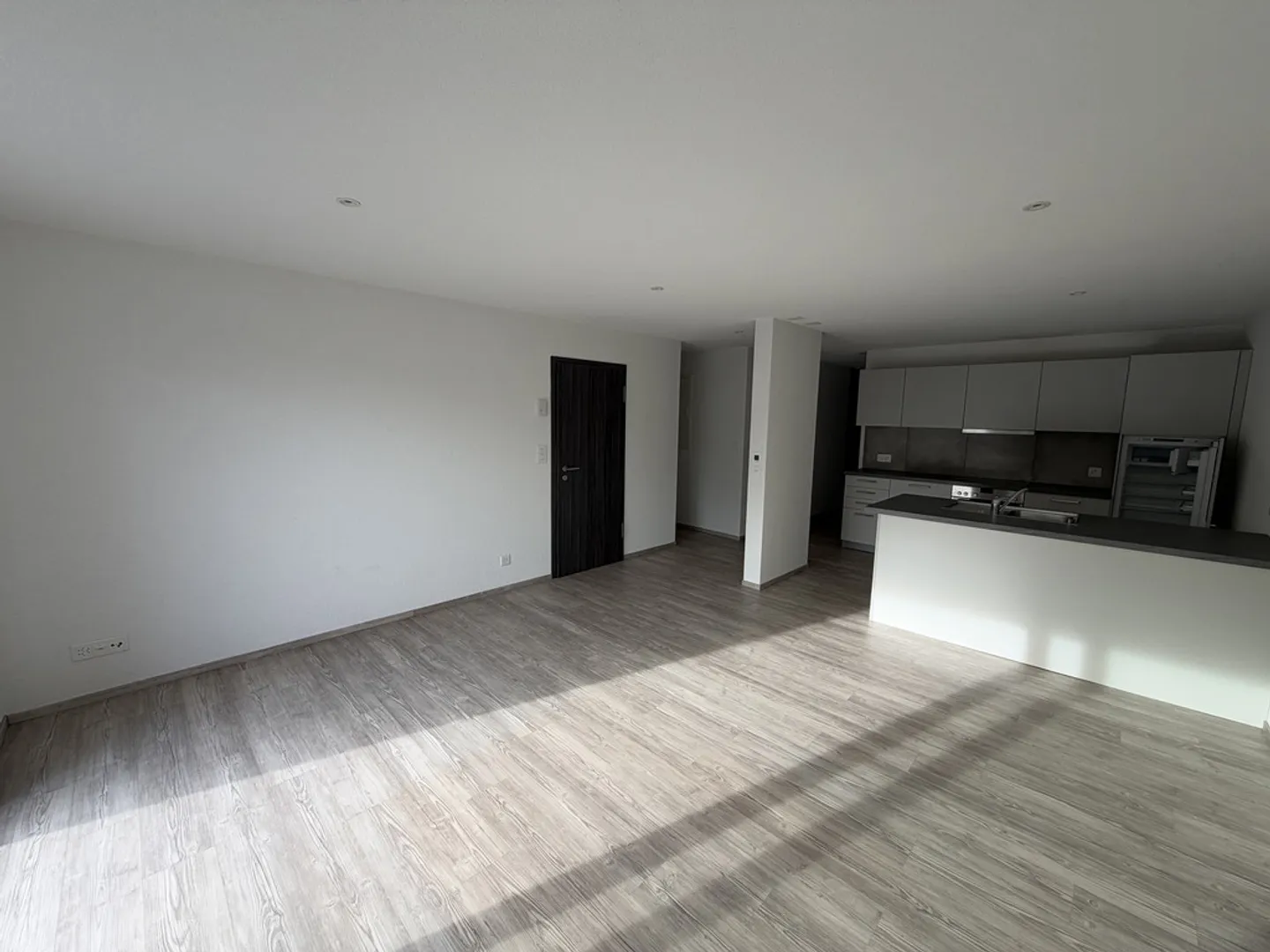 Appartamento moderno con terrazza - Foto 3 di 10