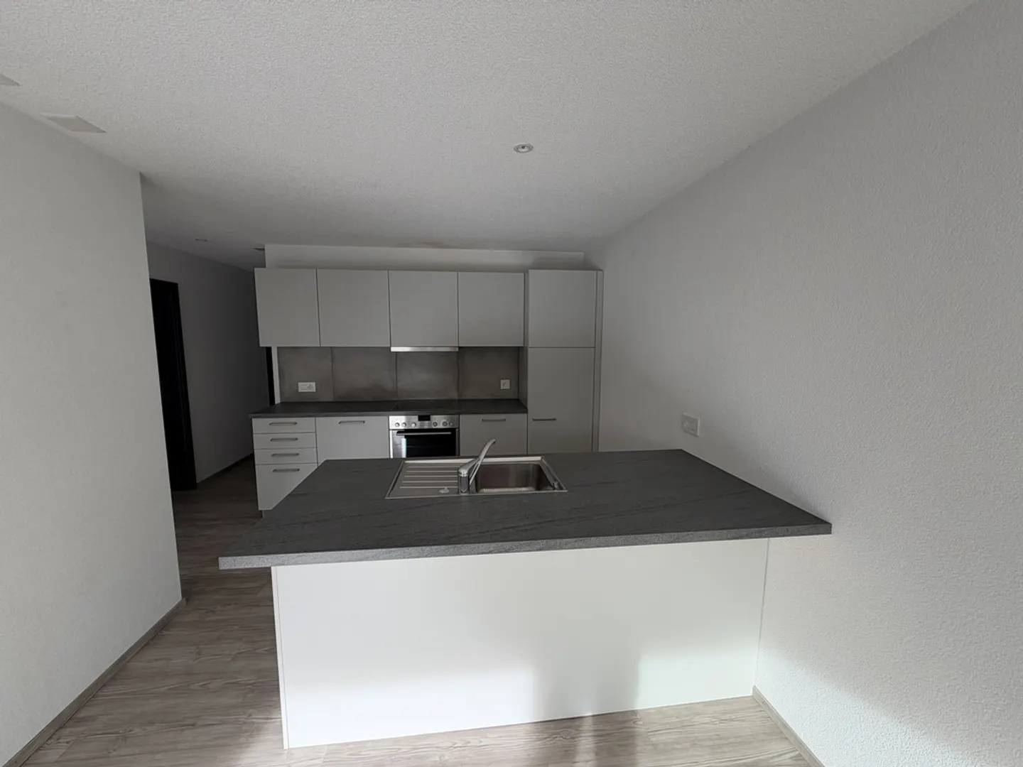 Appartamento moderno con terrazza - Foto 5 di 10