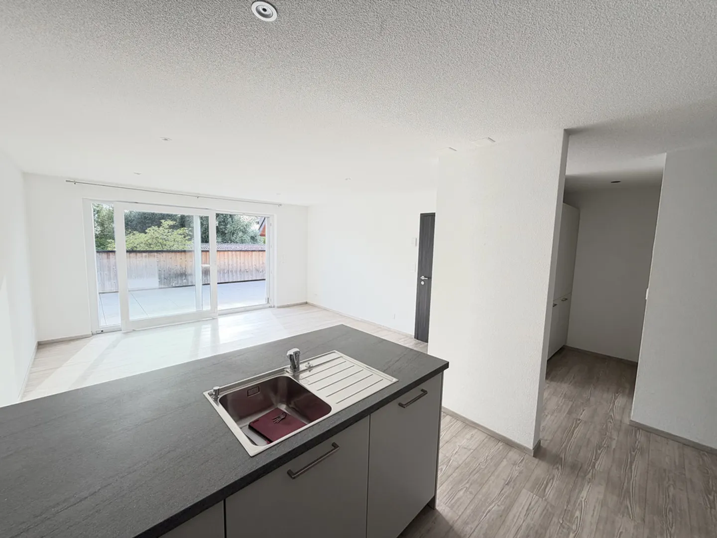 Appartamento moderno con terrazza - Foto 6 di 10