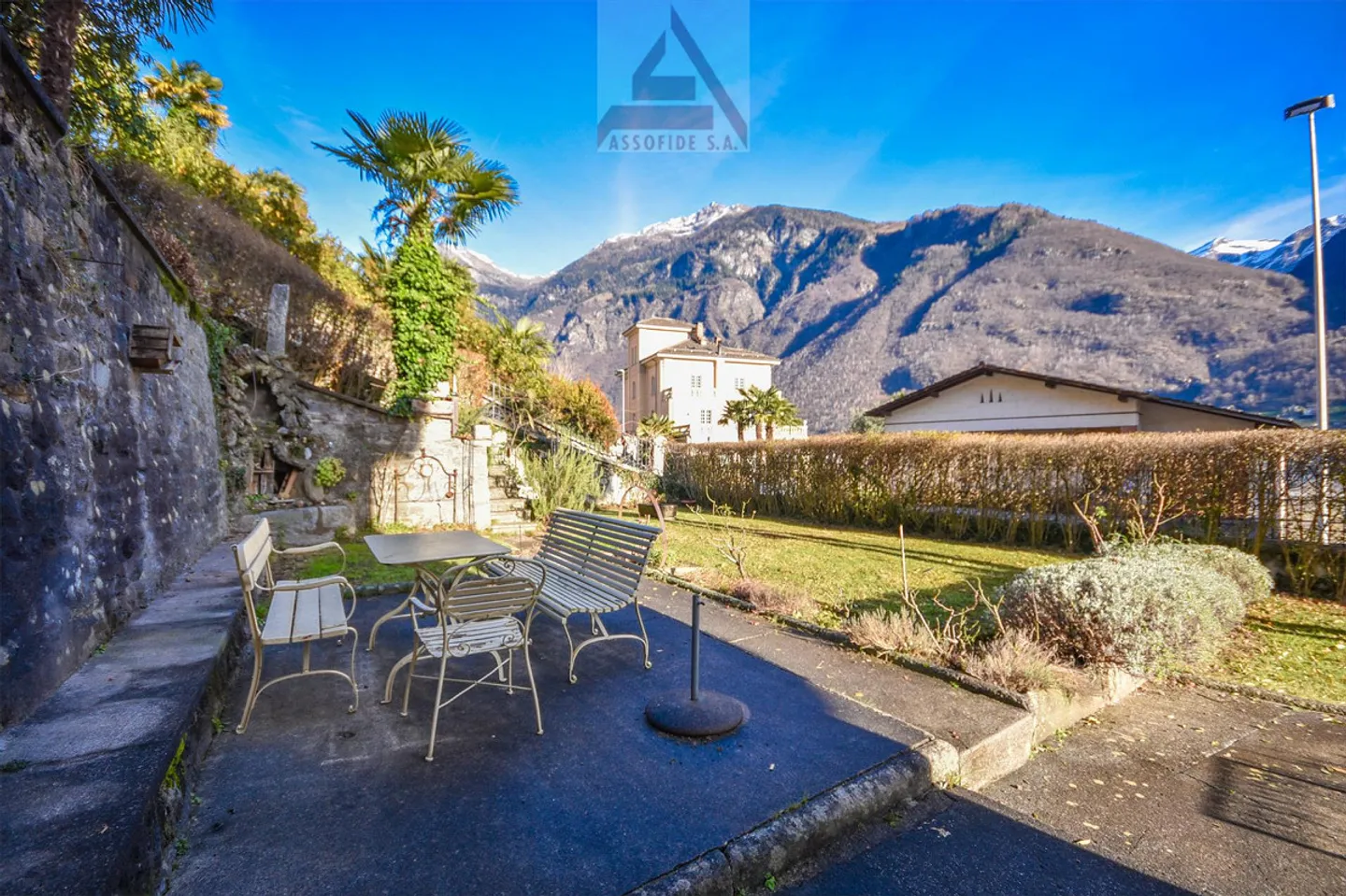 Historical Villa with Private Park - Photo 4 of 7