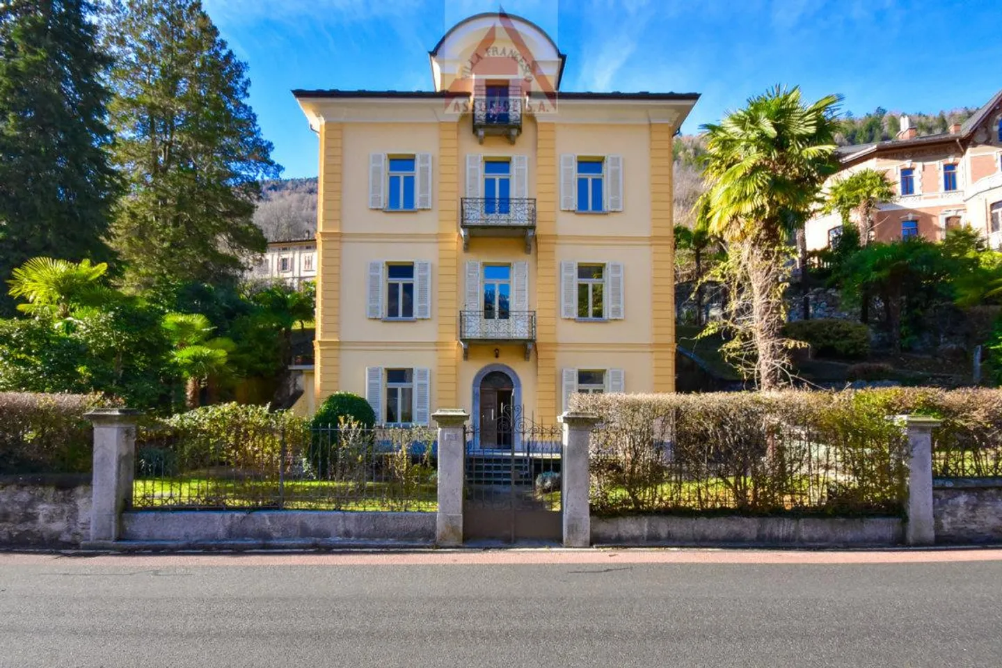 Historical Villa with Private Park - Photo 7 of 7