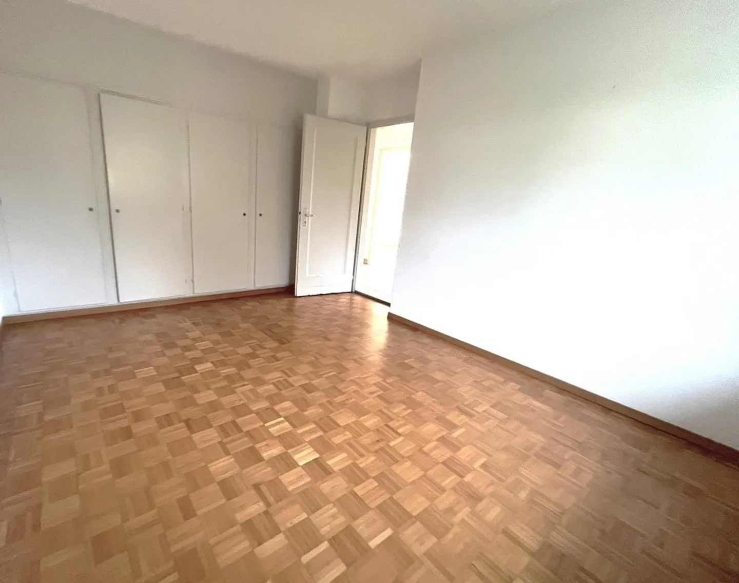 Bell'appartamento di 4 stanze con cucina attrezzata. - Foto 6 di 9