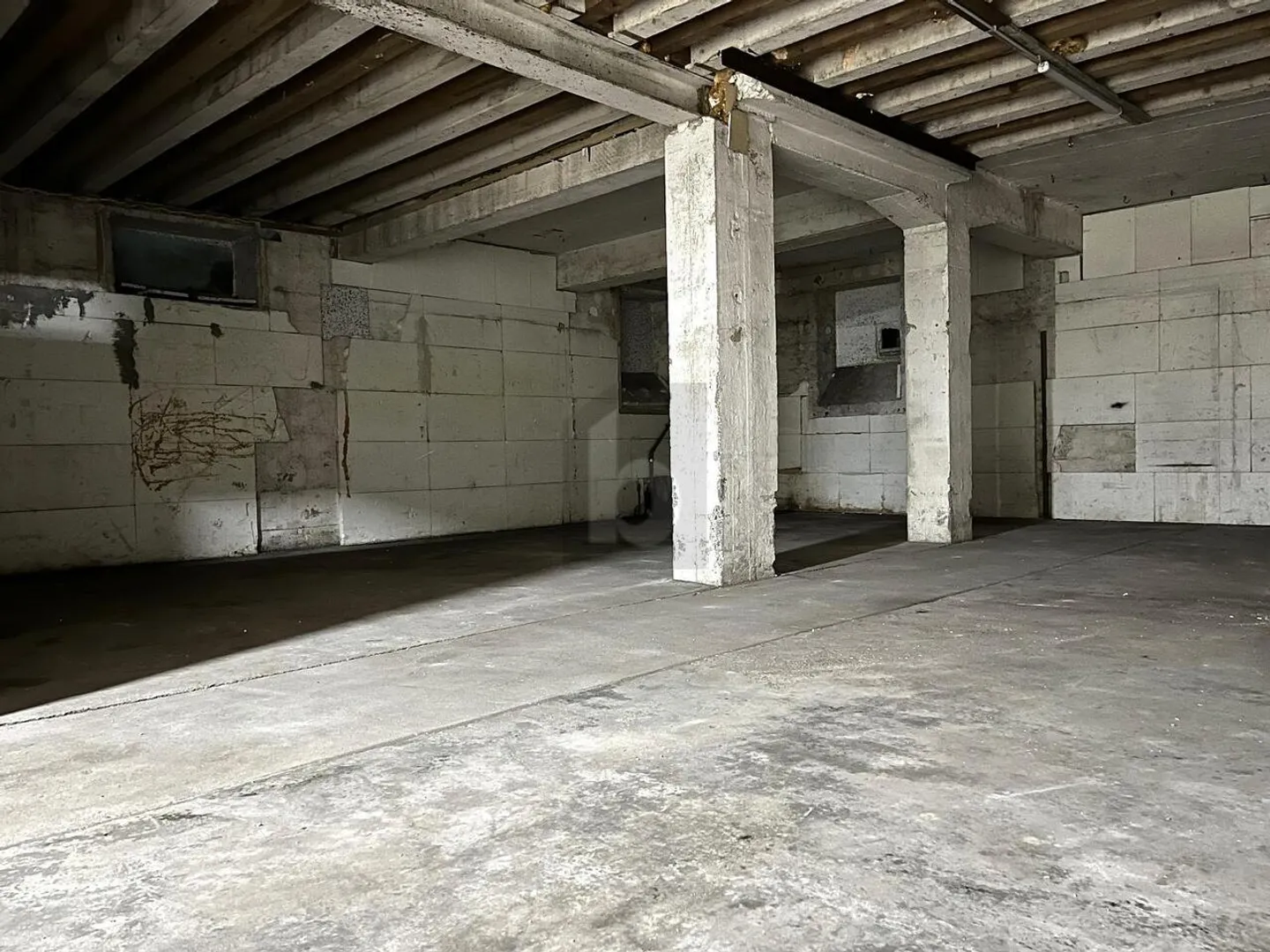 Spazio di stoccaggio con molte possibilità d'uso - Foto 4 di 6