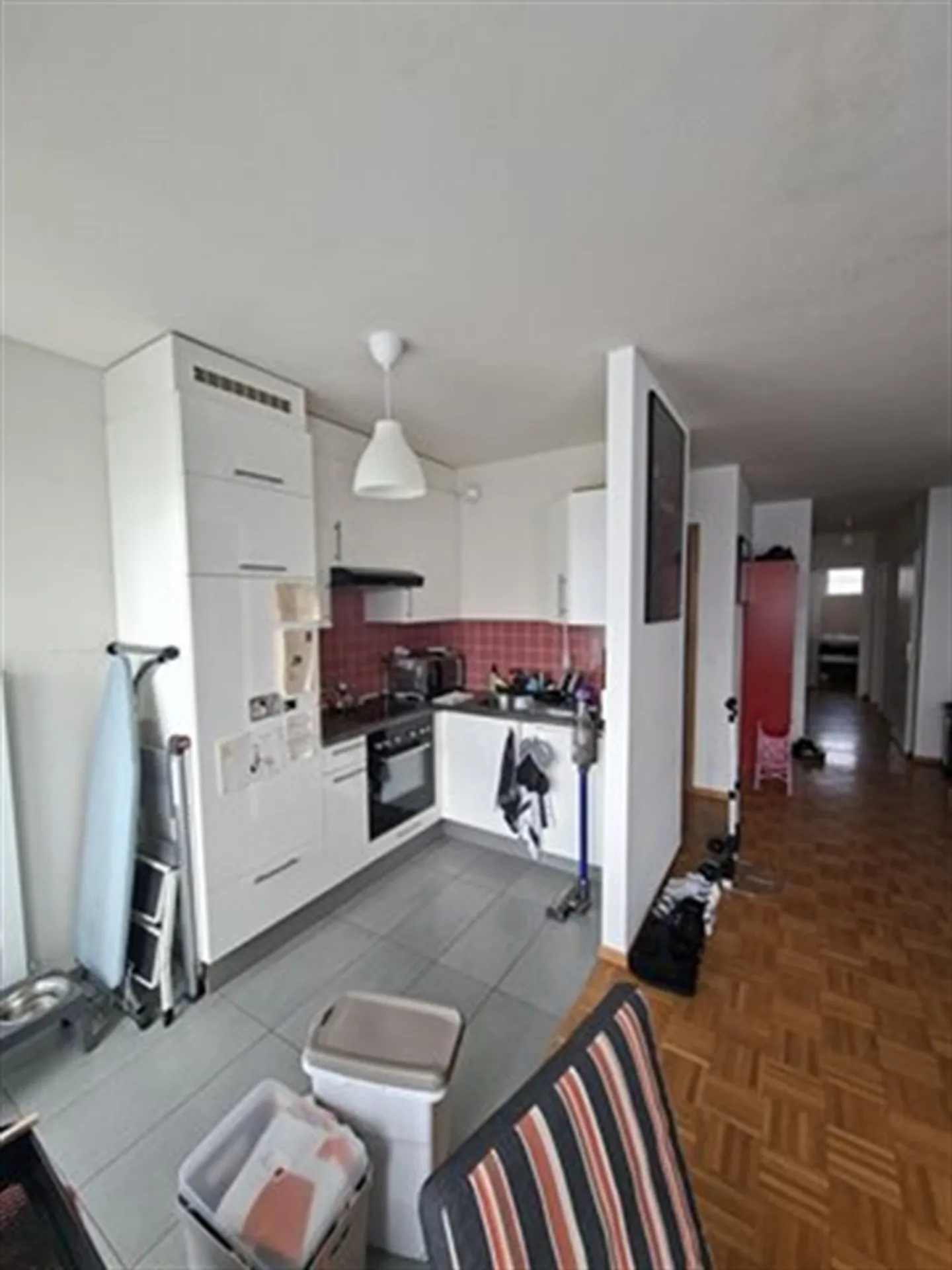 Magnifique appartement de 4 pièces au 5ème étage avec ascenseur. Cet appartement a une superficie de 66 m². - Photo 5 sur 11