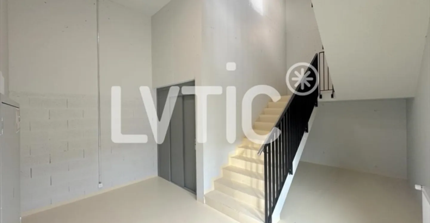 Deposit - Photo 5 of 11