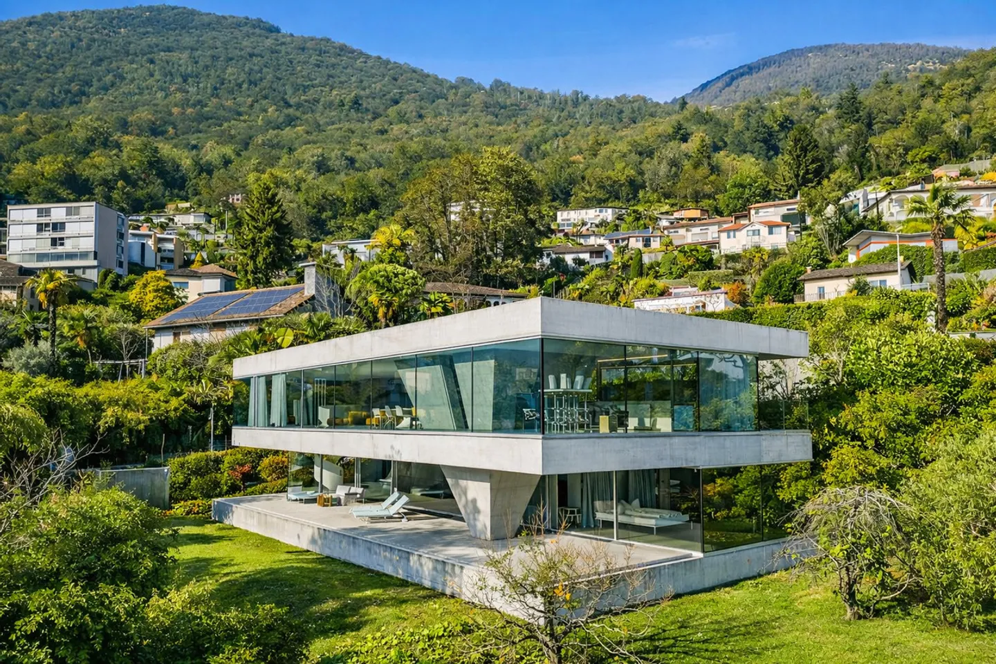 Stunning Villa with Lake View - Photo 4 of 17