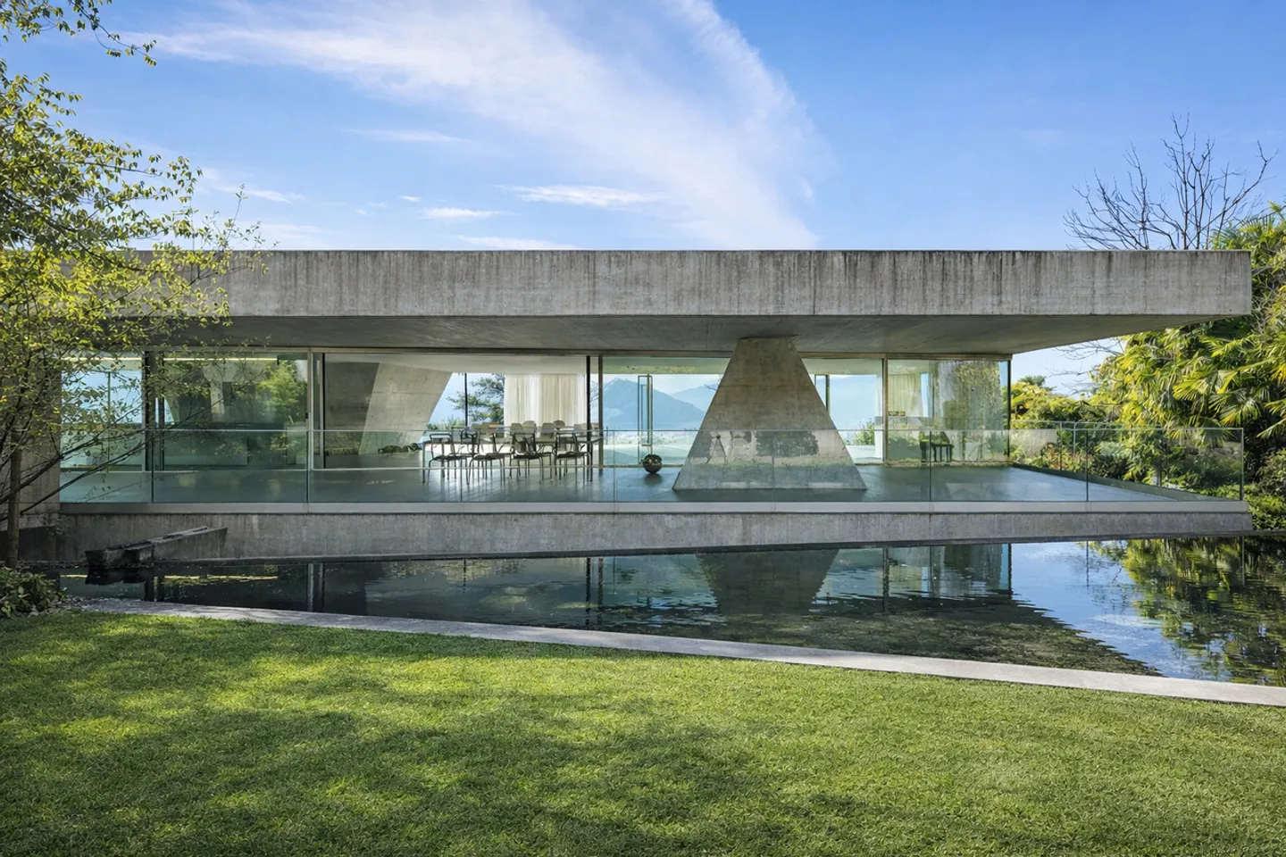 Stunning Villa with Lake View - Photo 5 of 17