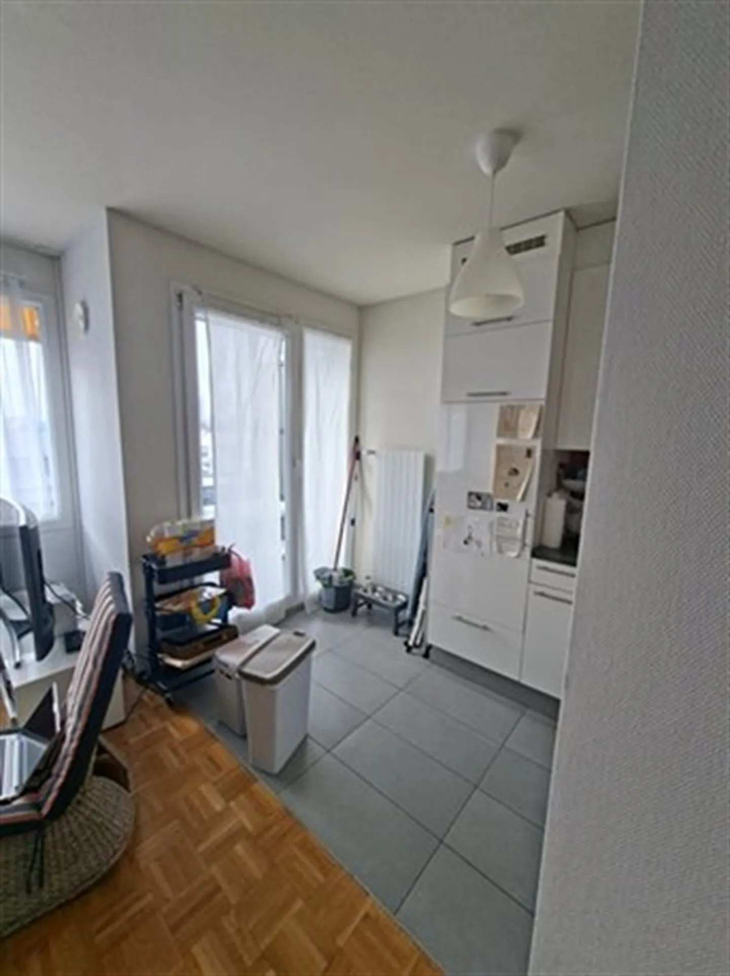 Magnifique appartement de 4 pièces au 5ème étage avec ascenseur. Cet appartement a une superficie de 66 m². - Photo 6 sur 11