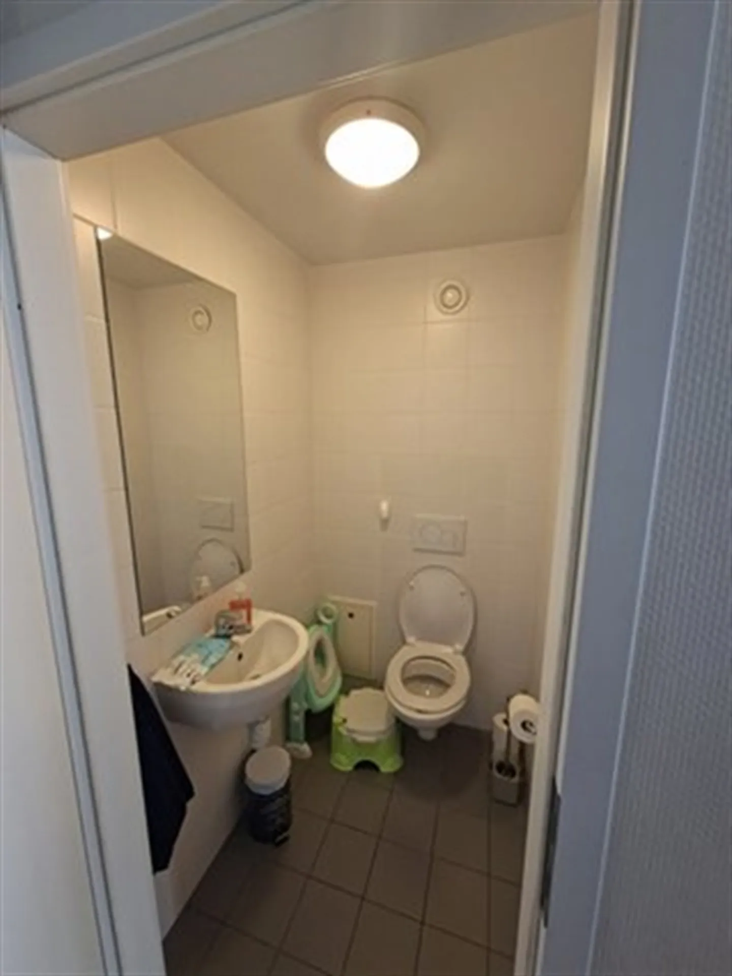 Magnifique appartement de 4 pièces au 5ème étage avec ascenseur. Cet appartement a une superficie de 66 m². - Photo 9 sur 11