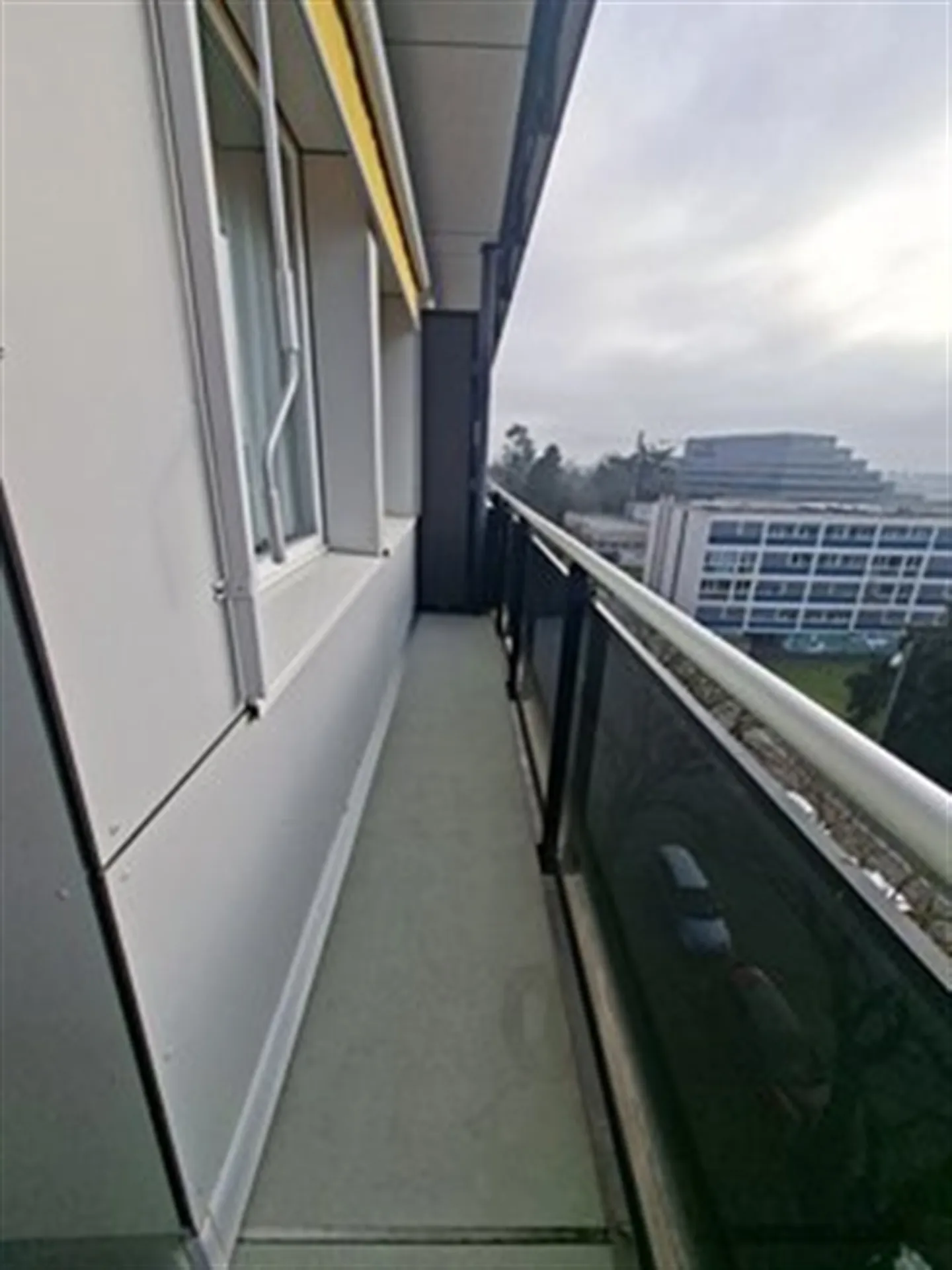 Magnifique appartement de 4 pièces au 5ème étage avec ascenseur. Cet appartement a une superficie de 66 m². - Photo 7 sur 11