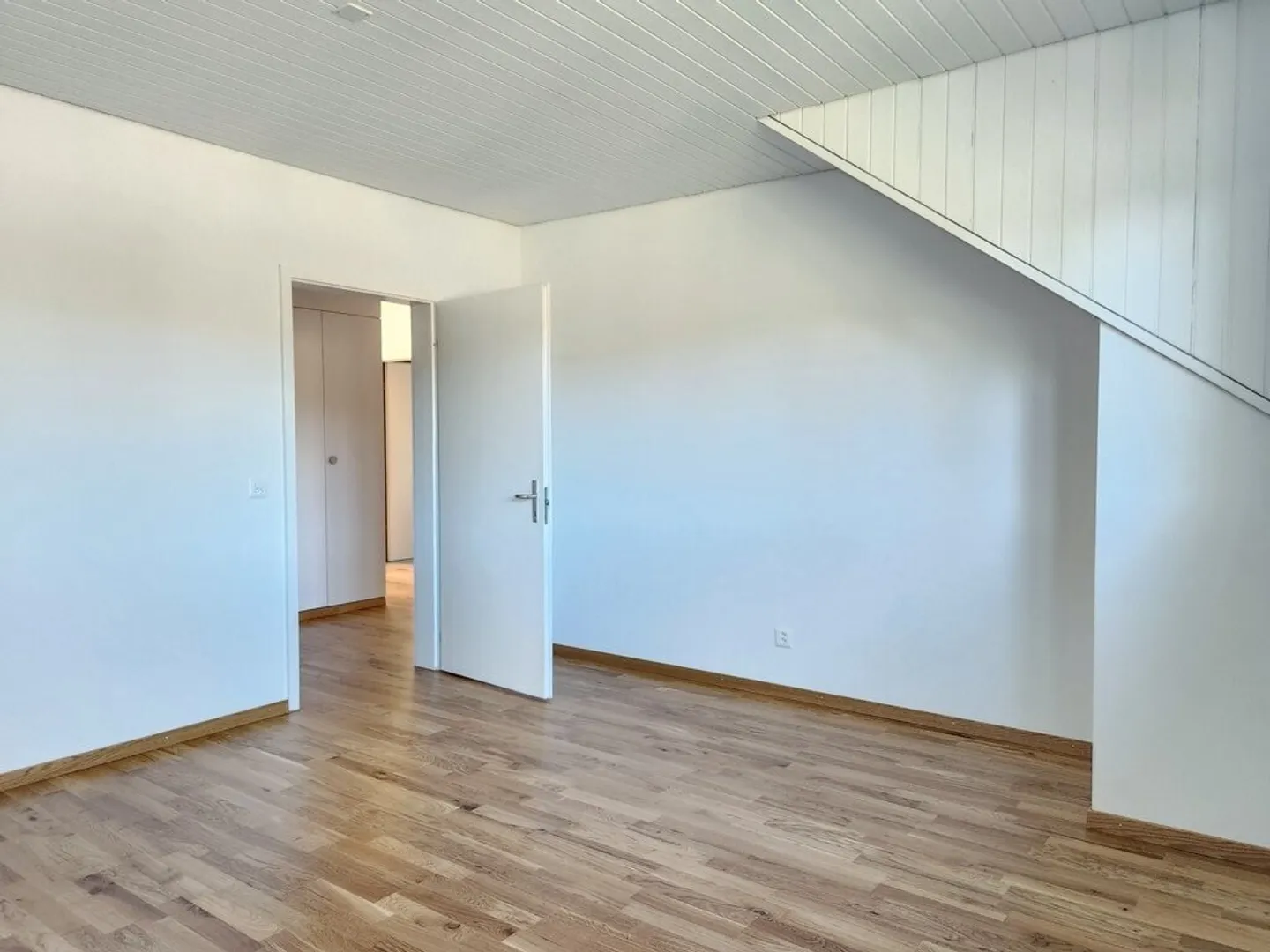 Ampio appartamento di 3,5 locali all'ultimo piano - Foto 10 di 12