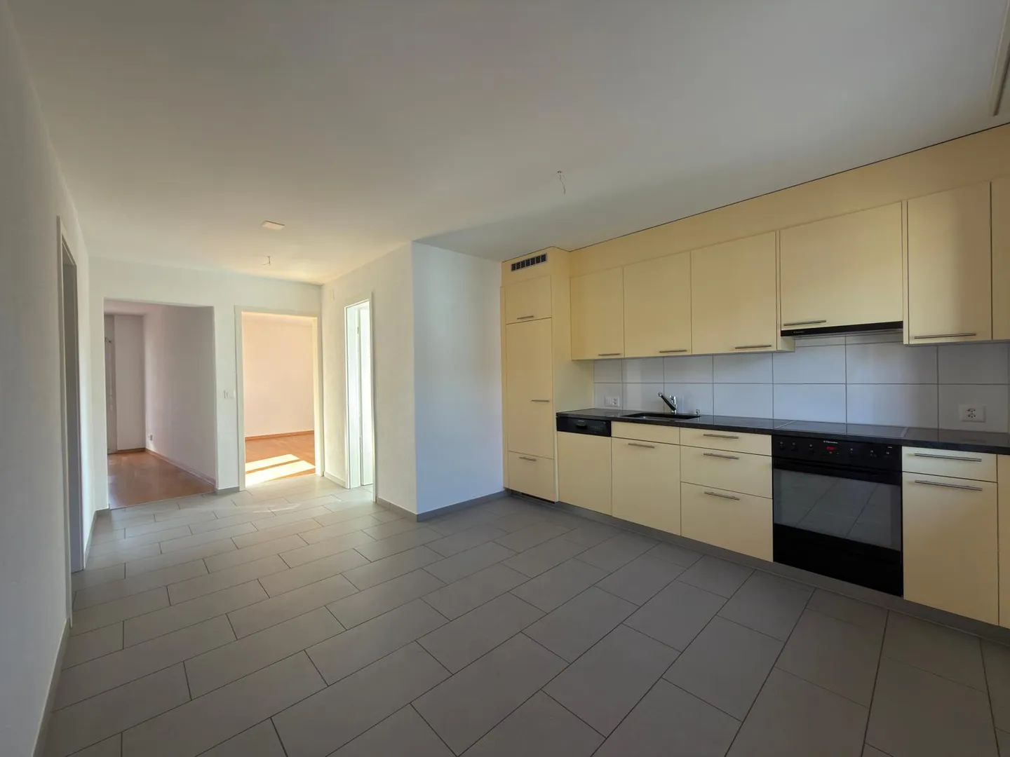 Appartamento di 3 stanze nel quartiere di Mâche - Foto 2 di 8