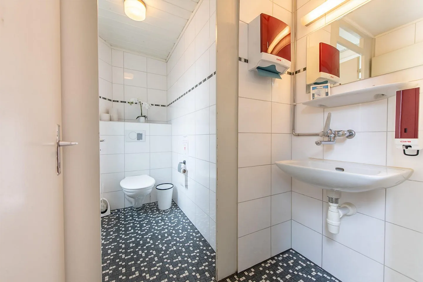 Where Living Meets Business - Versatile Property with Restaurant... - Photo 10 of 13