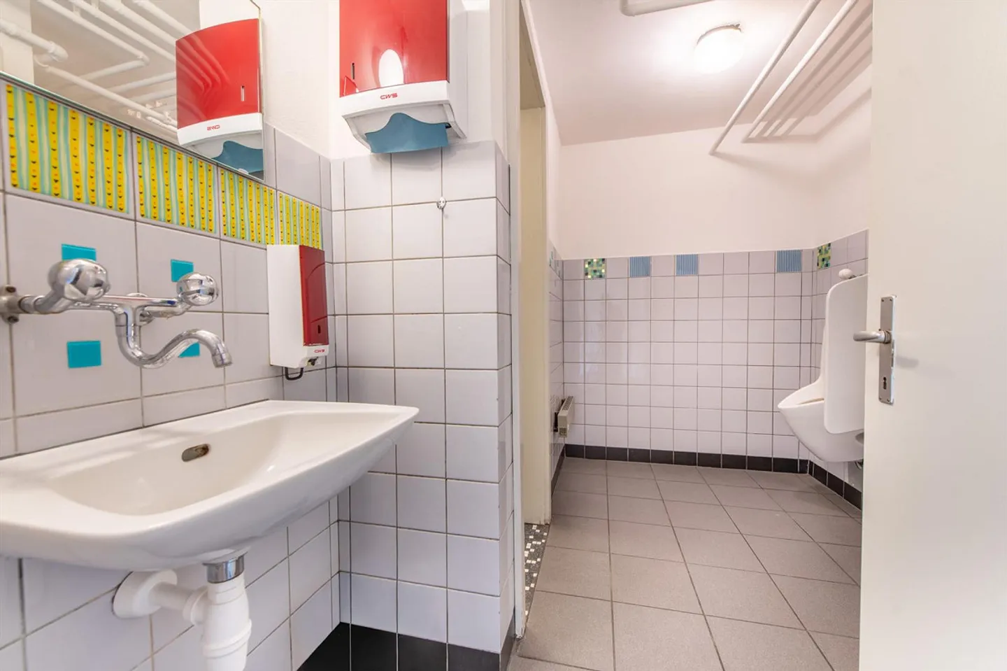 Where Living Meets Business - Versatile Property with Restaurant... - Photo 11 of 13