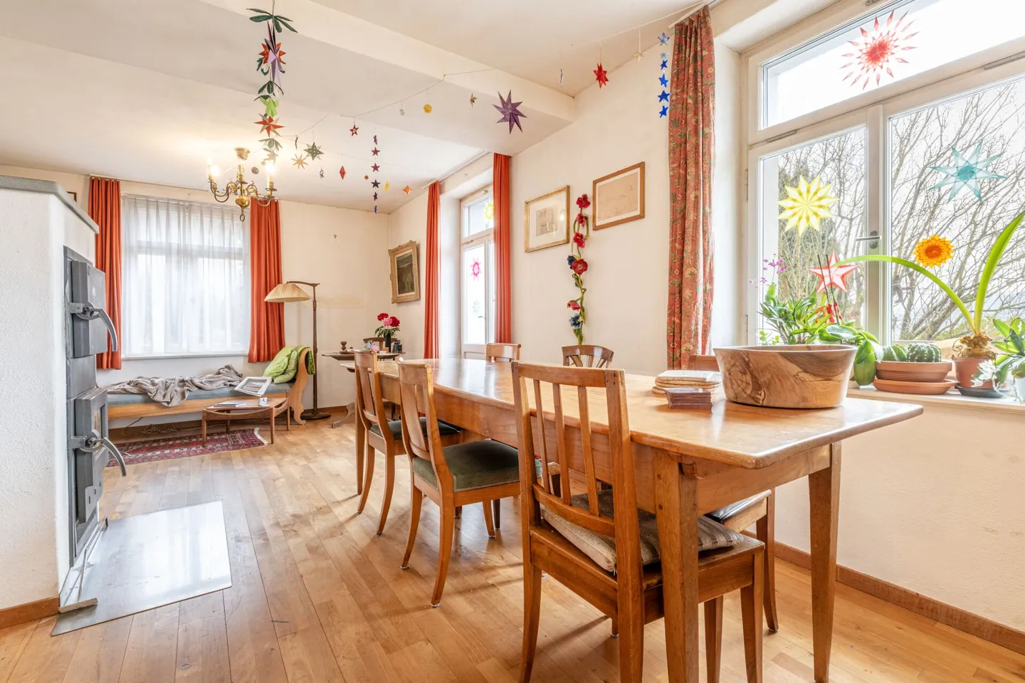 Unique Ensemble: Historic Home Happiness and Creative Freedom - Photo 5 of 36