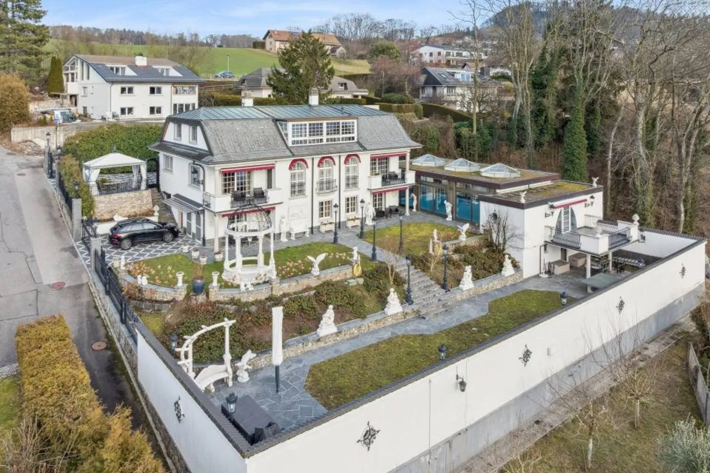 Villa Élégante avec Vue sur le Lac - Photo 2 sur 13