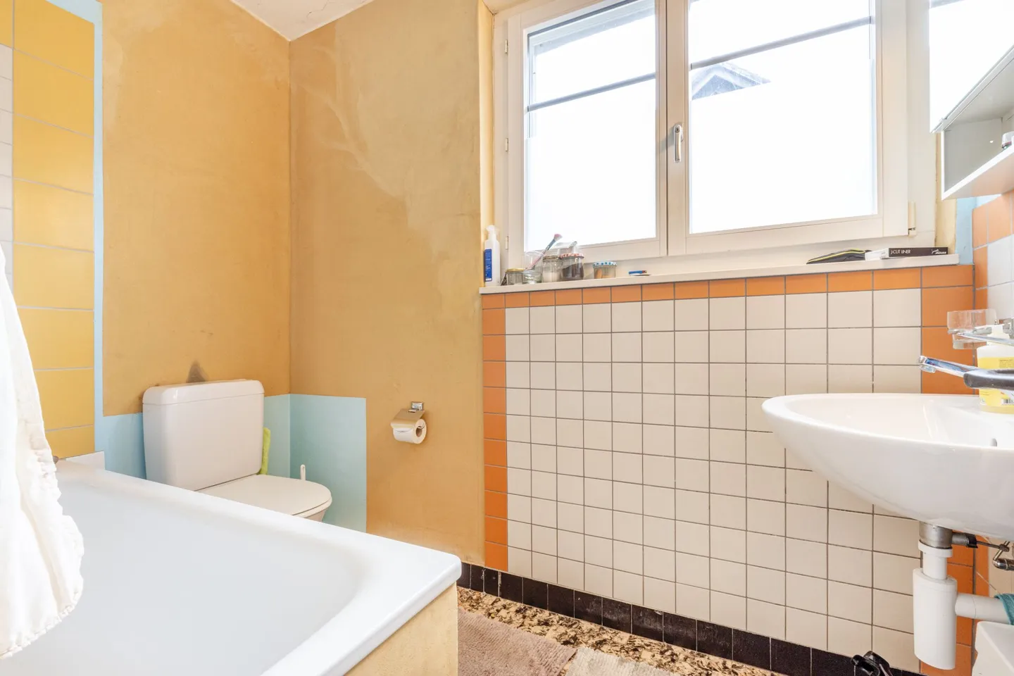 Unique Ensemble: Historic Home Happiness and Creative Freedom - Photo 12 of 36