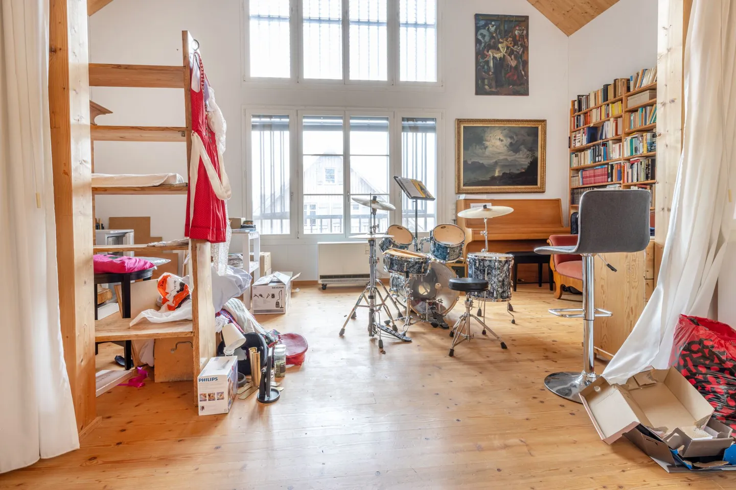 Unique Ensemble: Historic Home Happiness and Creative Freedom - Photo 25 of 36