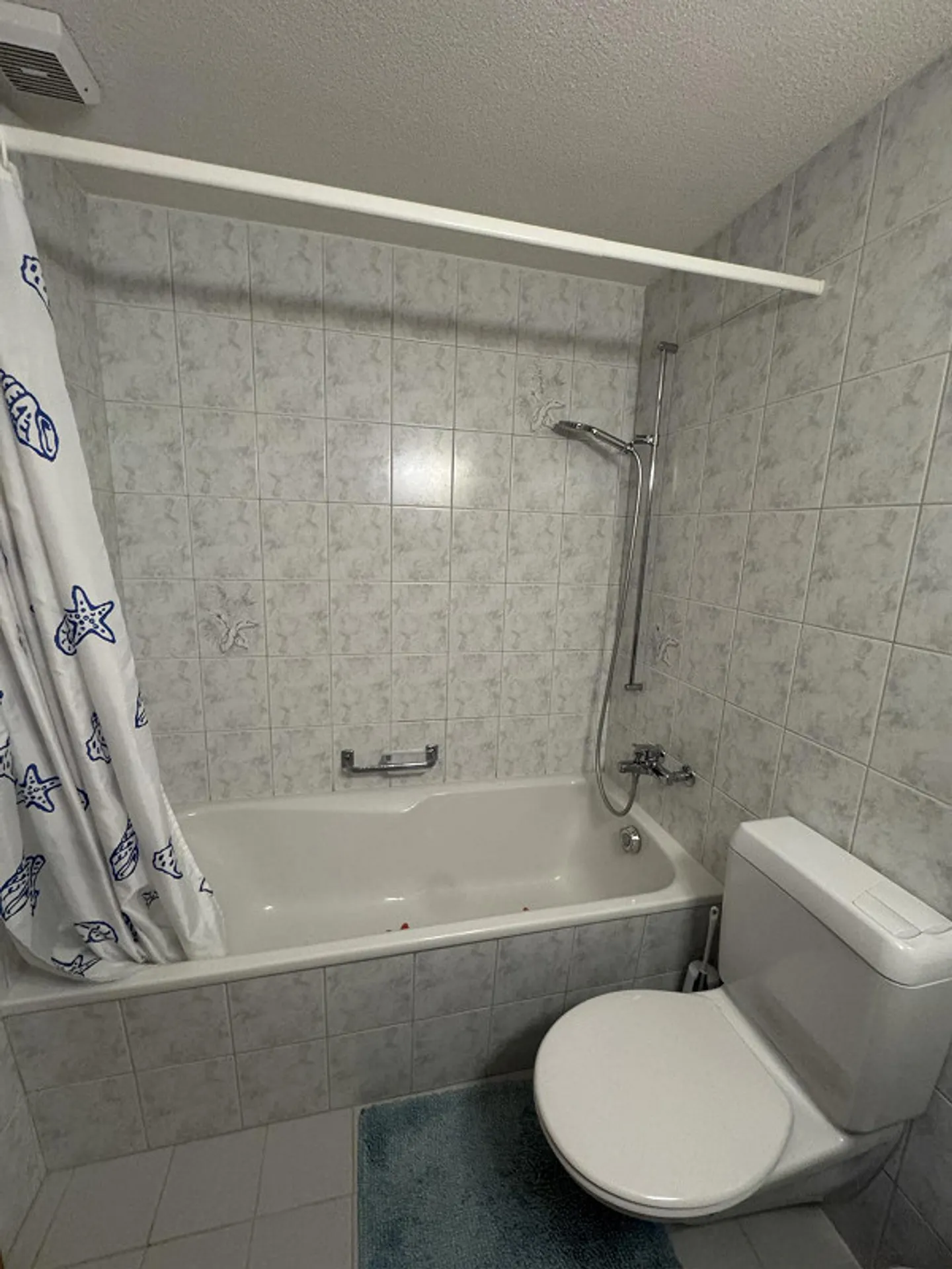 Quiet 3-room ground floor apartment with garden seating area - Photo 5 of 11