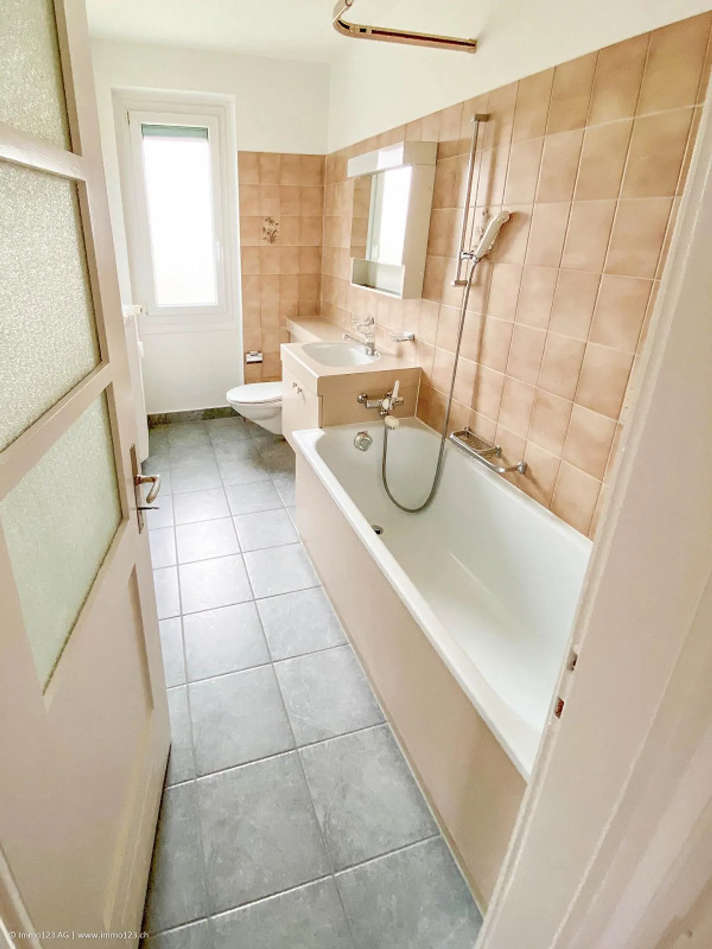 Attractive, central 2-room apartment in the Ulmenquartier - Photo 3 of 8