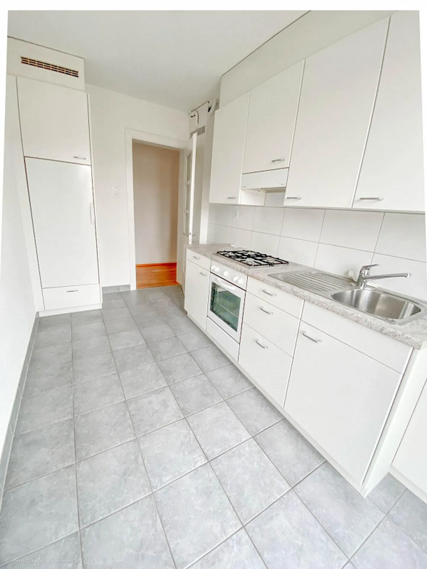 Attractive, central 2-room apartment in the Ulmenquartier - Photo 2 of 8