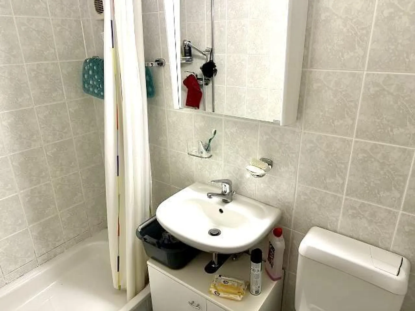 Casa ticinese 4 1/2 locali in una posizione molto tranquilla e soleggiata con vista... - Foto 15 di 28