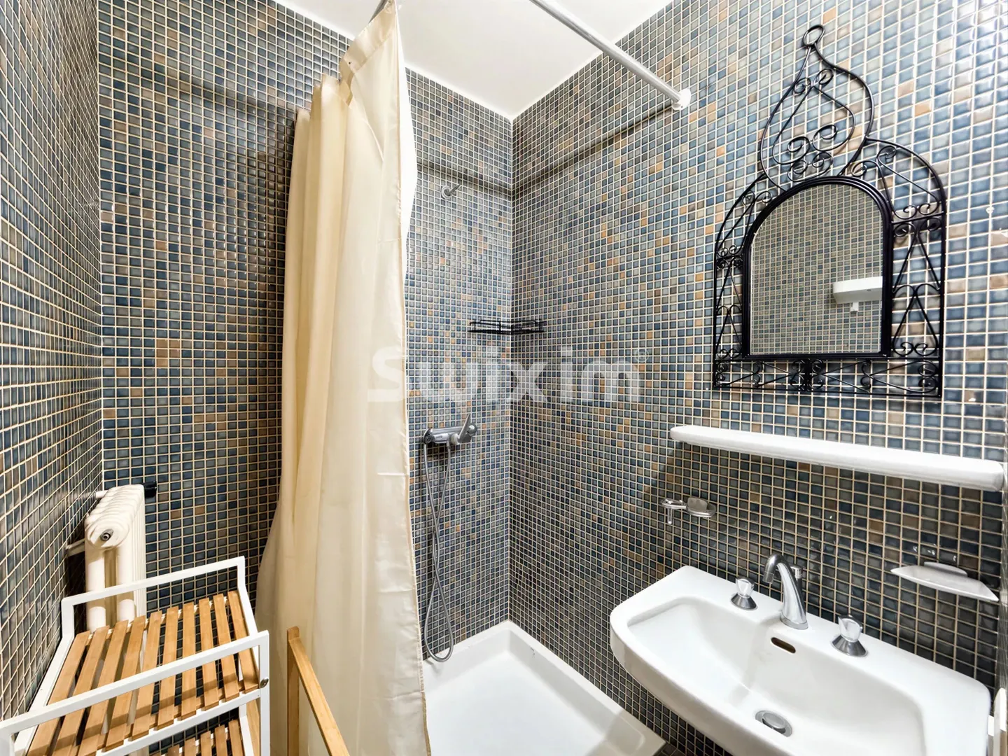 Charming Semi-Detached House - Photo 10 of 12
