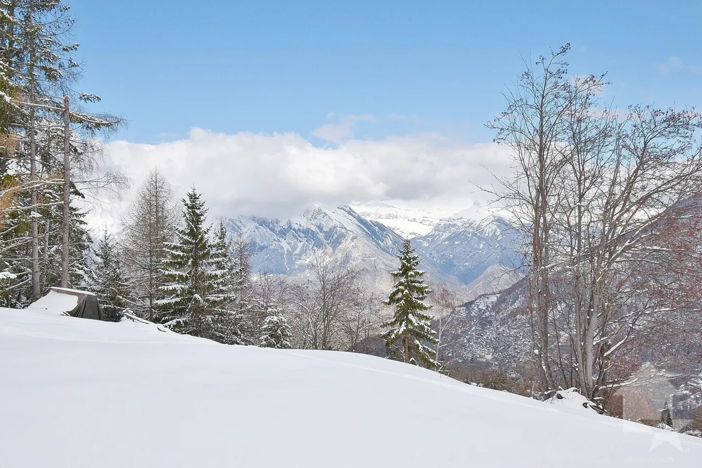 Magnificent location in the mountains with a splendid view - Photo 3 of 5