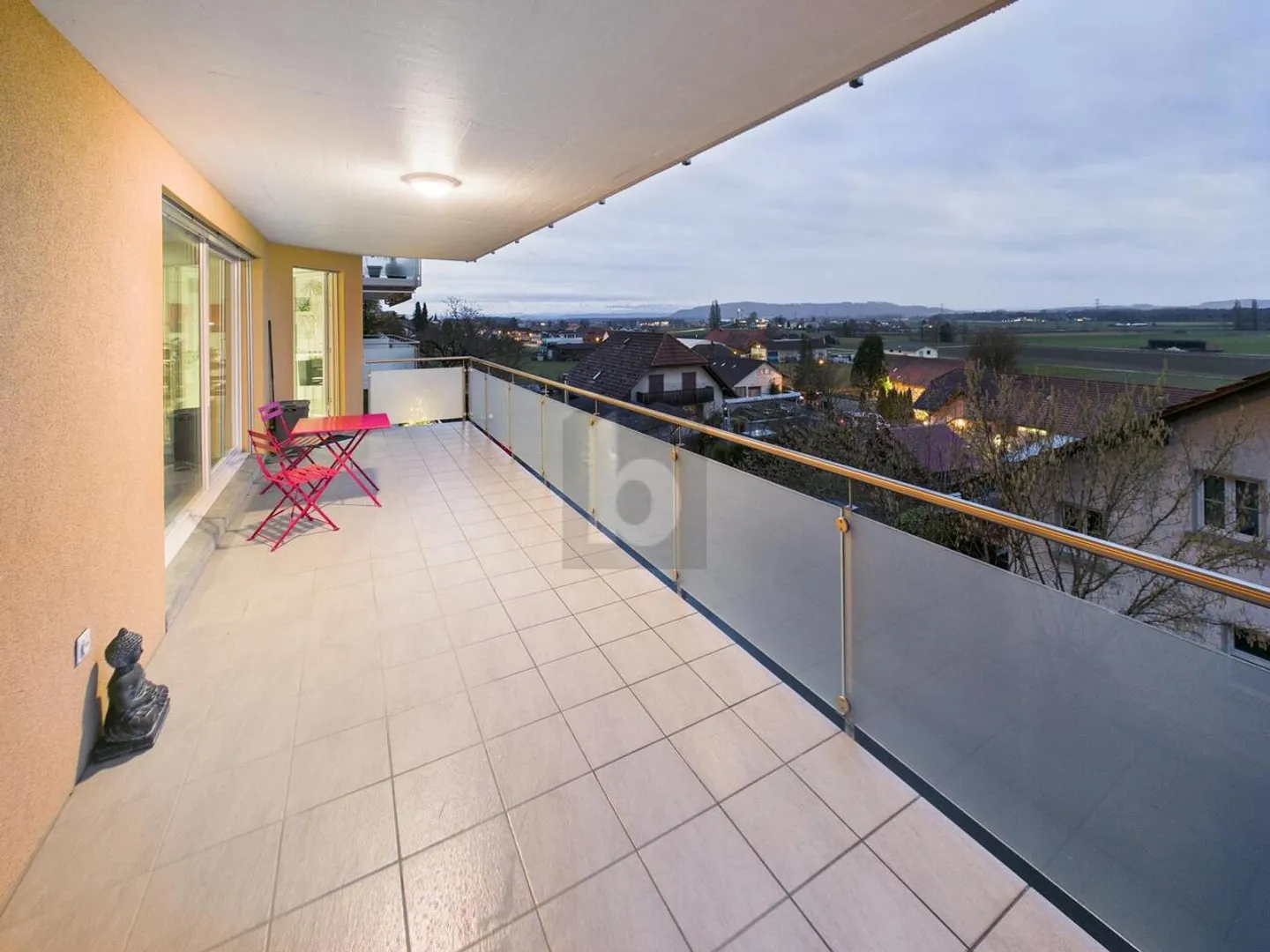 SPACIOUS, LIGHT-FLOODED AND MODERN - Photo 1 of 6