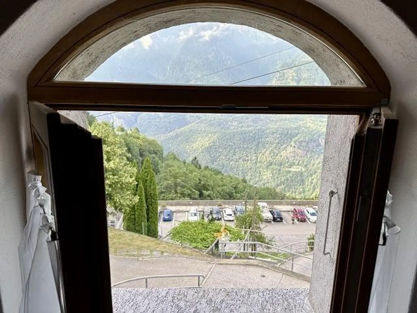 Casa ticinese 4 1/2 locali in una posizione molto tranquilla e soleggiata con vista... - Foto 18 di 28