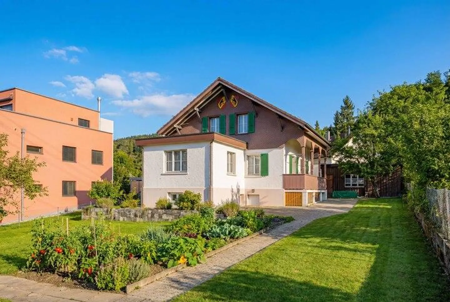 Maison Charmante dans le Style Chalet à Gümligen - Photo 1 sur 9